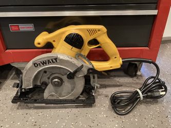 Saw DeWalt Circular Worm Drive