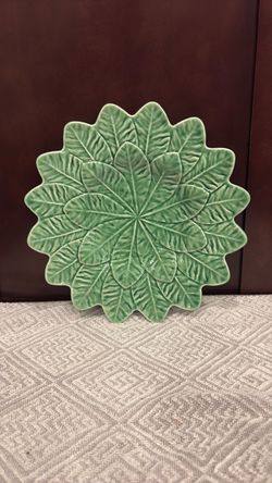 Green Ceramic Leaf Plate