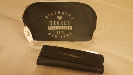 VS Cosmetic bag and Cosmetic case with brushes