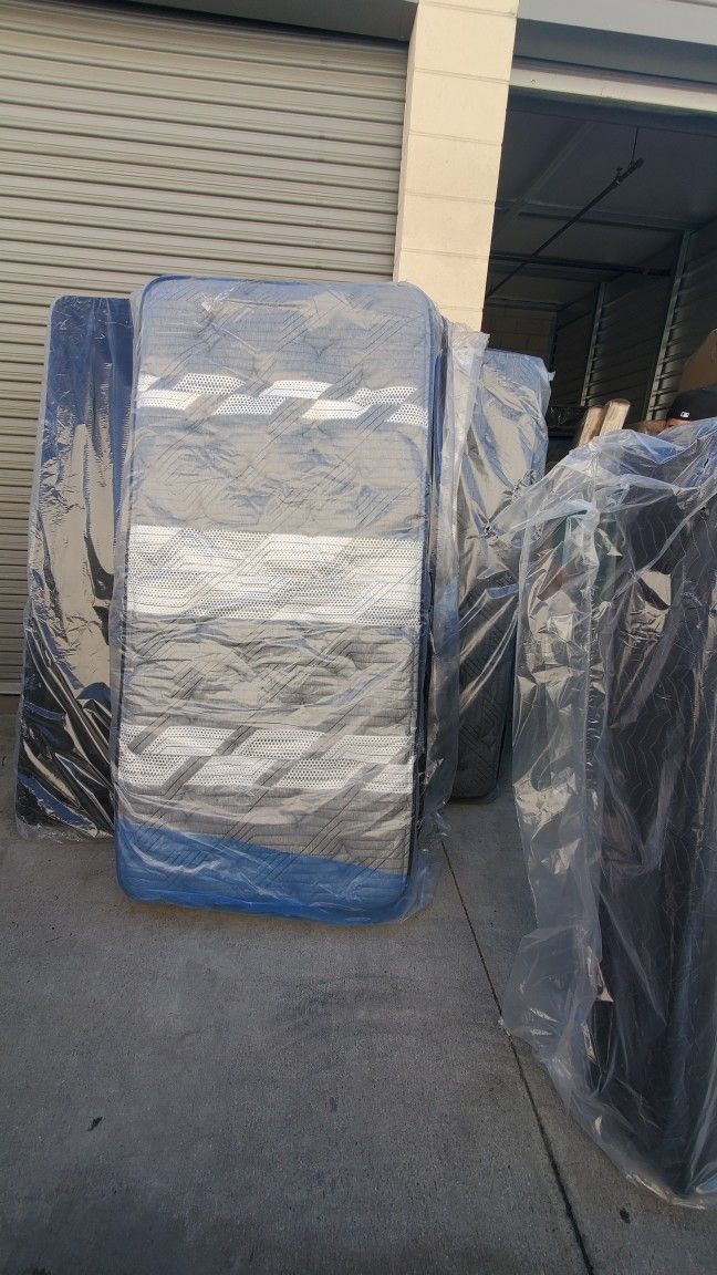 Mattress 39x80x10 With Pillow Top For Trucks