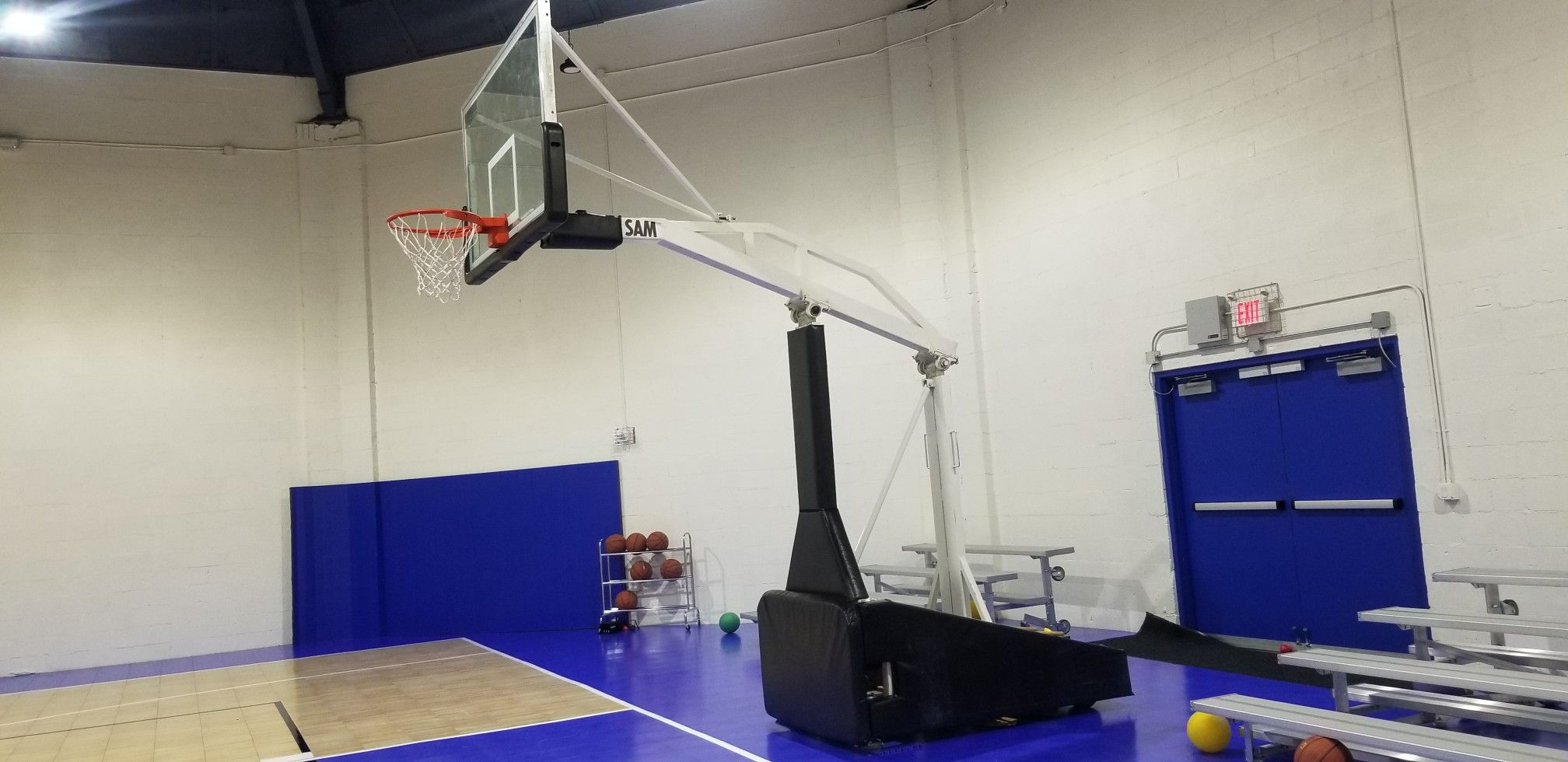 Basketball hoop