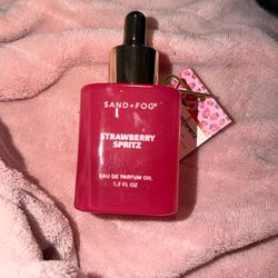 Sand+Fog Strawberry Spritz
