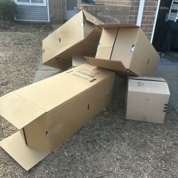 Free moving boxes and packing paper