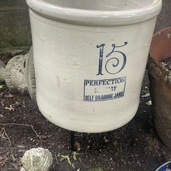Large Antique Stoneware 15 Gallon Self Draining 