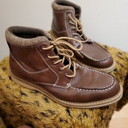 Brand new men's boots Sz 9