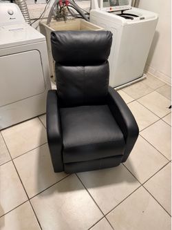 Reclining massage chair