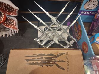 The Wolverine Metal Claws Replica