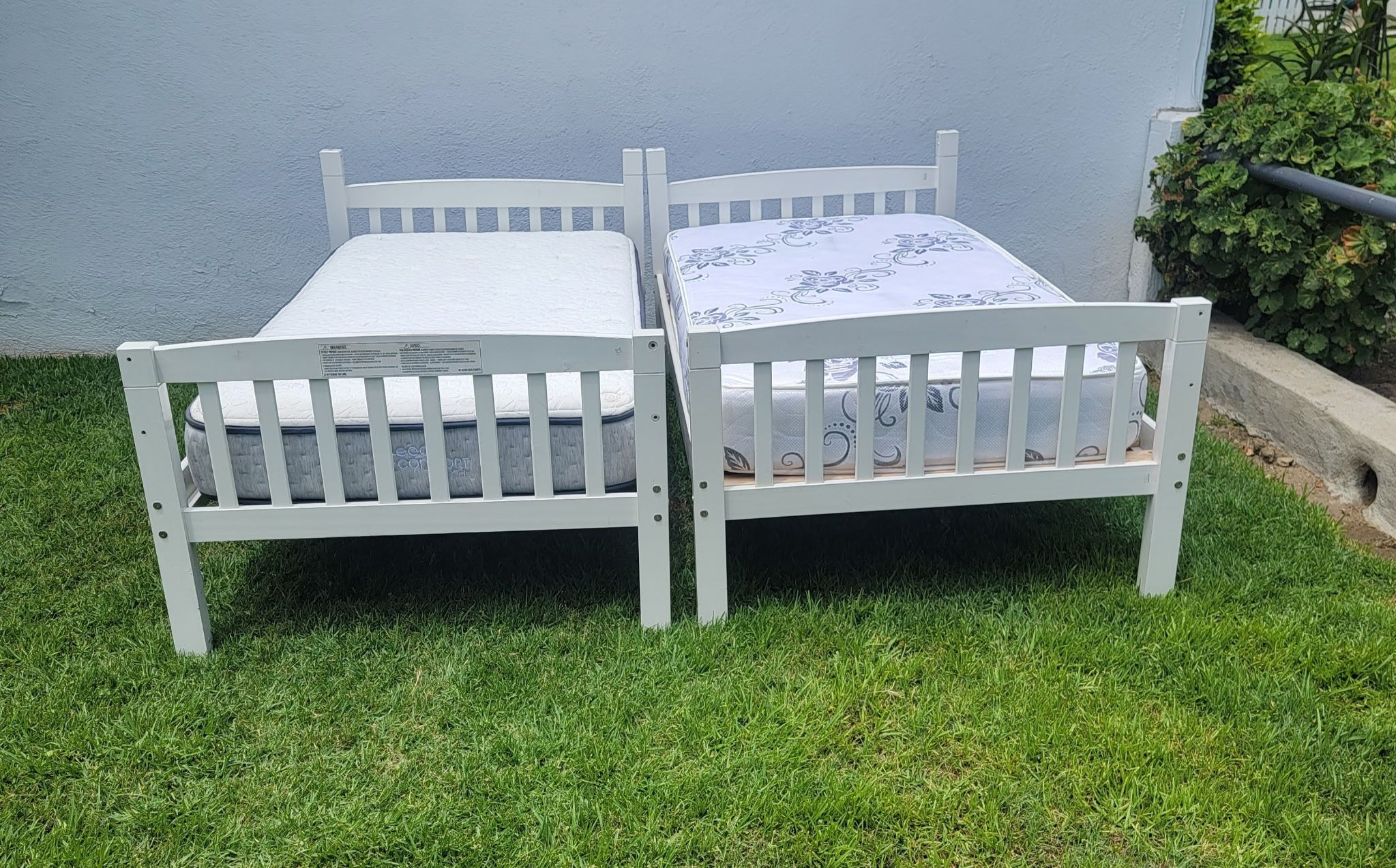 Beautiful Two Twin Size Beds