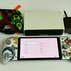 Nintendo Switch OLED + HORI Split Pad Pro