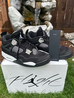 Jordan 4 Retro “White Thunder”  M 9.5