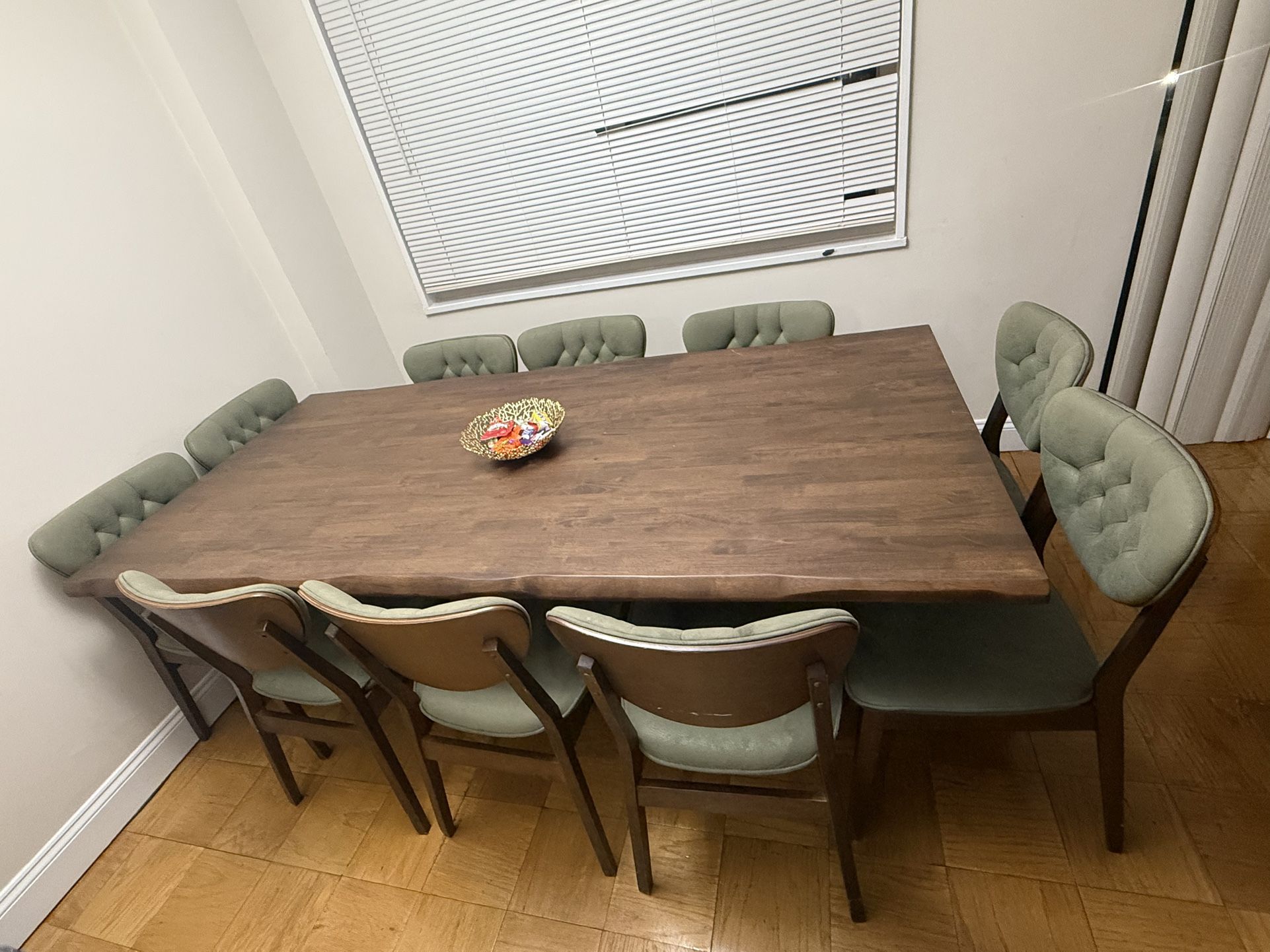 Elegant Dining Table With Chairs