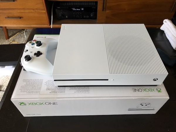 XBOX ONE S 500GB