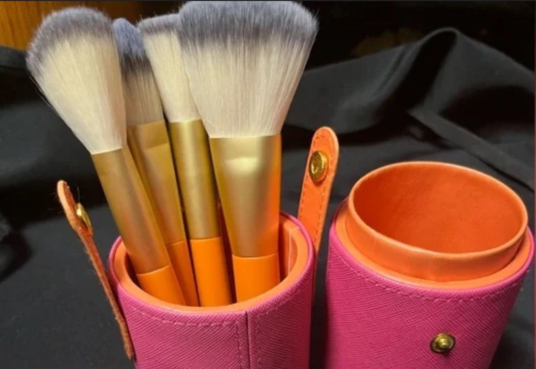 Isaac Mizrahi Makeup Brush Set