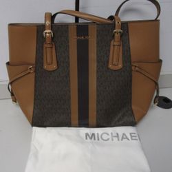 Michael Kors Voyager Tote New!