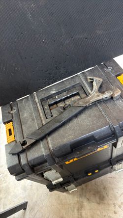 Demolition & stud straightener hammer