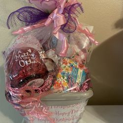 Victoria Secret’s Mother’s Day Baskets