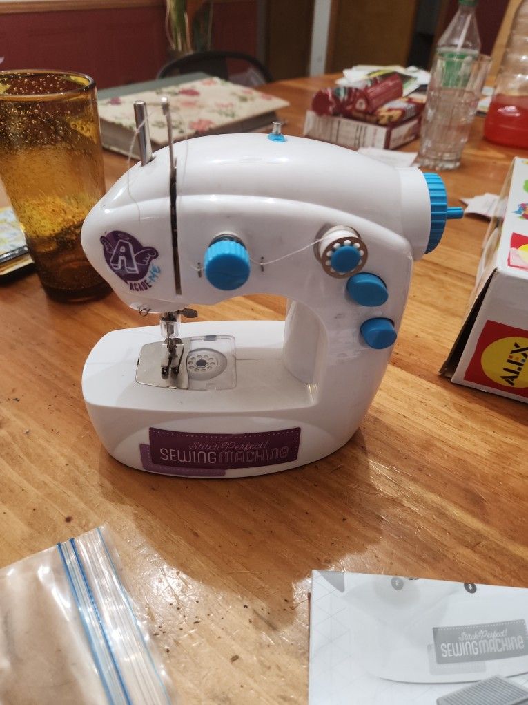 Stitch Perfect Sewing Machine 