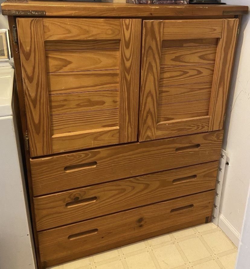 This End Up Wood Living Room Furniture Set