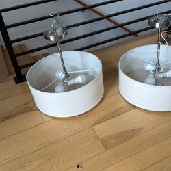 2 Pendant lights with shades