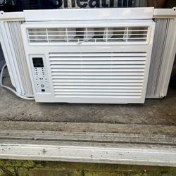 AC window unit 