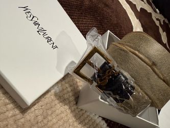 Woman’s Ysl belt