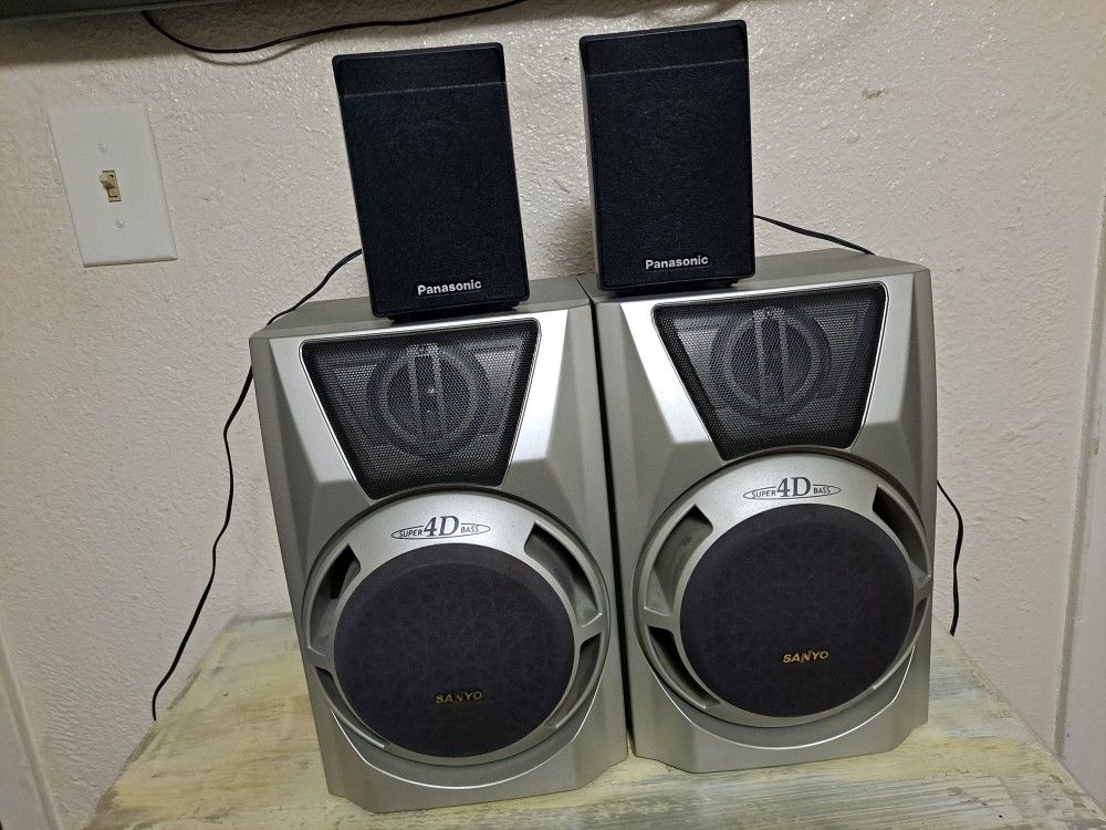 4 Speakers ( 2 Sanyo/ 2 Small Panasonic)