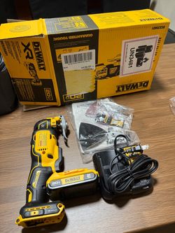 DEWALT DCS356D1 20V XR Brushless Oscillating Tool Kit