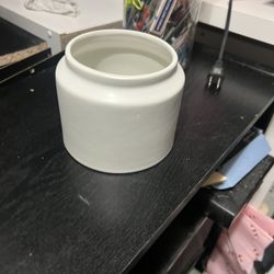 4” white planter pots