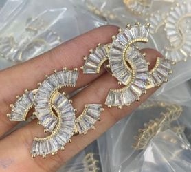 New 18k stainless steel gold comes with dust bag