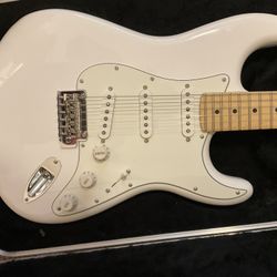 2024 Fender Stratocaster Player Series Arctic White