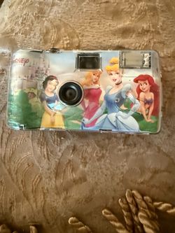 Vintage  Disney Princess 35mm film camera featuring classic characters like Snow White, Sleeping Beauty, Cinderella, and Ariel.Shoots 35mm filmBuilt-i
