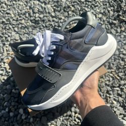 Burberry 9.5 Authentic 