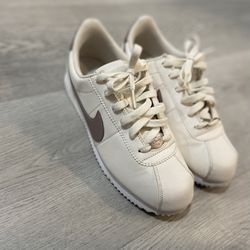 Womens Classic Nike Cortez Leather