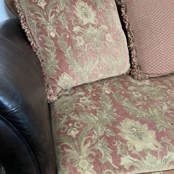 Very good condition only changing furnitures
