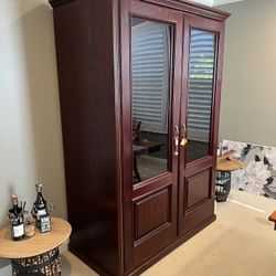 500+ Bottle Temperature Controlled Wine Cabinet 