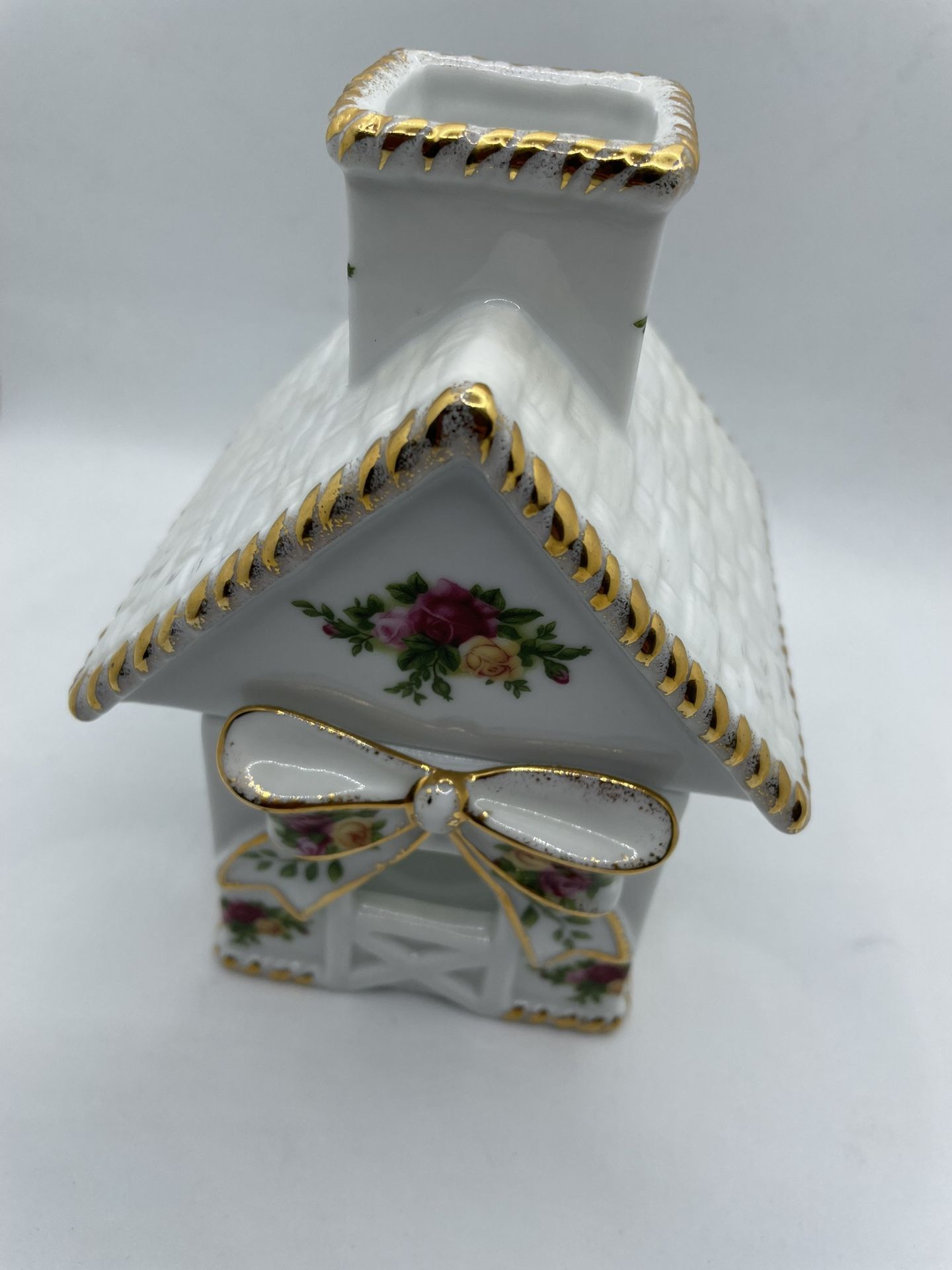 Old Country Roses by ROYAL ALBERT  Figural Cottage Candle House