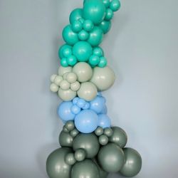 Freestanding Balloon Garland