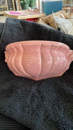 Vintage Art Deco clamshell bowl