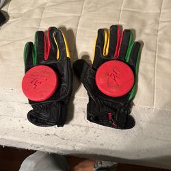 Slide Gloves and Pucks for Downhill Longboarding