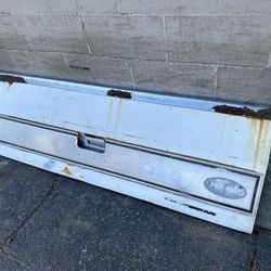 Tailgate from a squarebody chevy truck, fits 73-87 chevy or gmc  