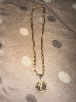10k gold chain and charm set Franco chain with 10k Versace pendant