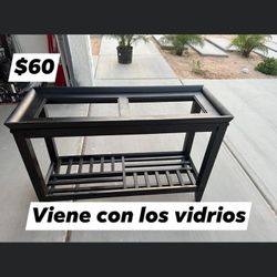 Se Venden Juegos De Mesas Y Una Cabesera 