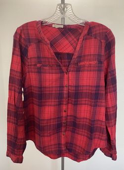 Maurices red plaid long sleeve button down v-neck shirt, L