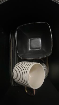 Plates, bowls and mugs