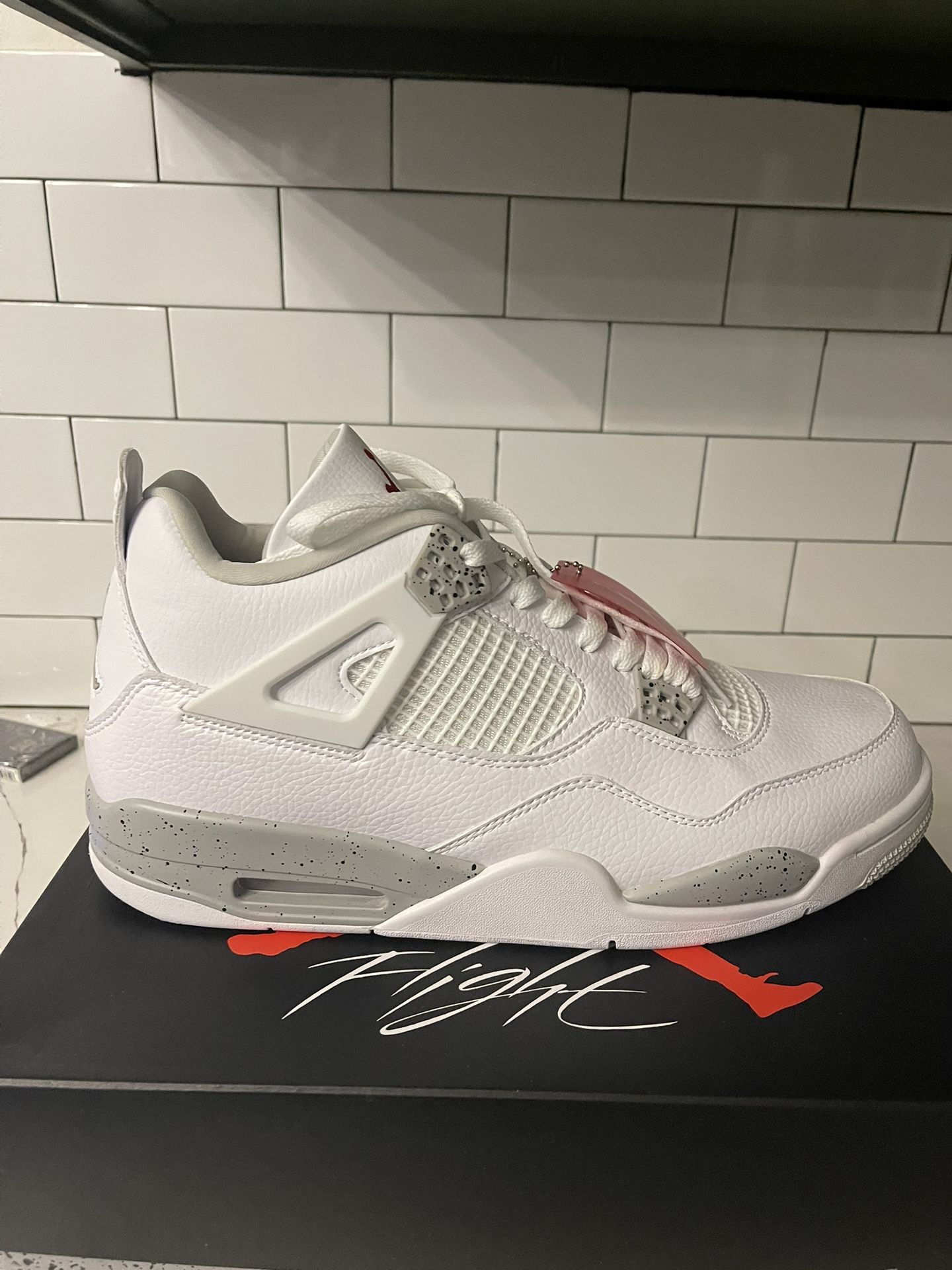 Men’s Jordan 4 Retro White Oreo Size 14.