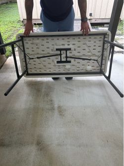 Folding tables