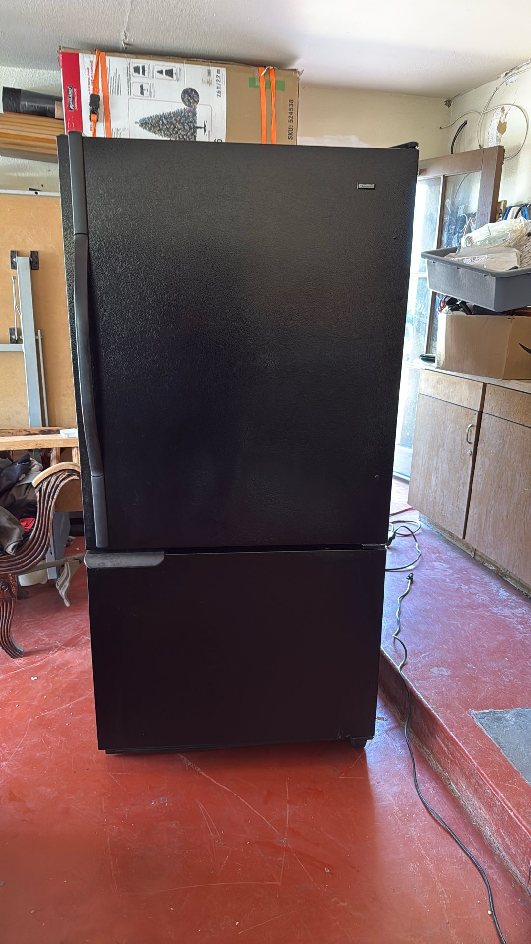 Kenmore refrigerator with the freezer on the bottom