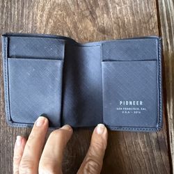 Pioneer Carry Matter Men’s Bifold Wallet