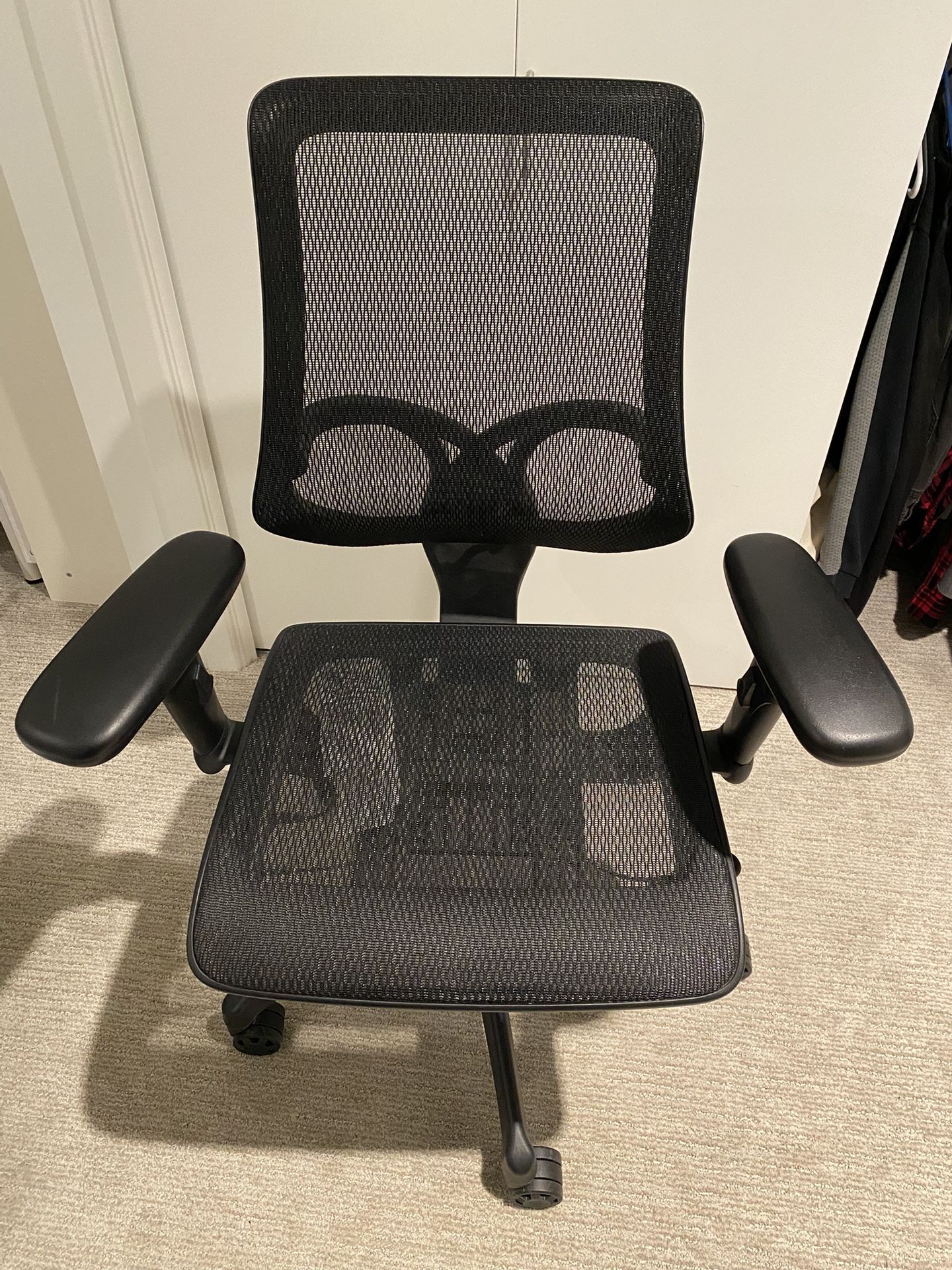 Excellent Condition WorkPro® 1000 Series Ergonomic Mesh/Mesh Mid-Back Task Office Chair