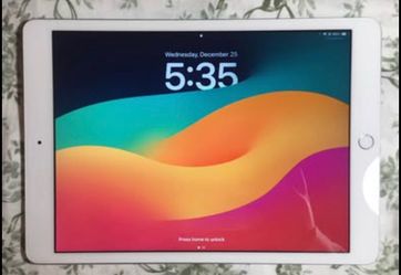 Silver Apple ipad 8th Gen Like New 128gb